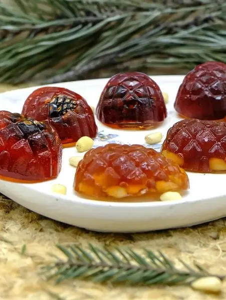 Мармелад сосновый ассорти с кедровыми орехами и с шишкой, 110 гр